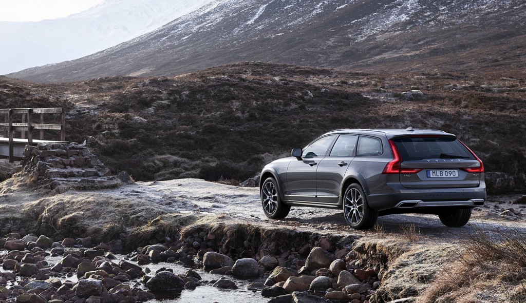 volvo-v90-cross-country-2017-10